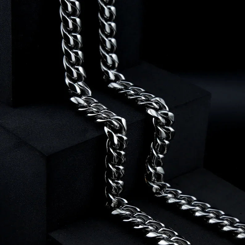 Classic Silver Cuban Link Chain Stylish Polished Metal Jewelry For Men And Women Hip Hop Fashion And Everyday Wear