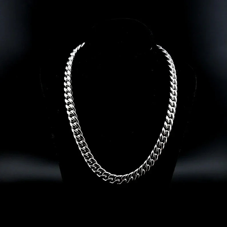 Classic Silver Cuban Link Chain Stylish Polished Metal Jewelry For Men And Women Hip Hop Fashion And Everyday Wear