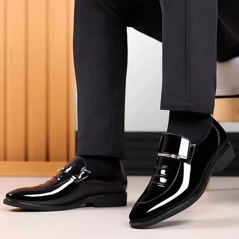 Mens Business Shoes for Autumn and Winter New Pointed Toe Set Foot Low Cut Formal OversizedShoes