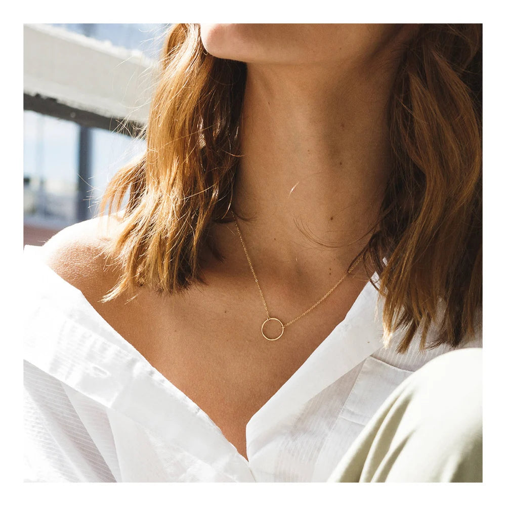 Wholesale Fashionable Jewelry Simple 14K Gold Plated Disc Charm Circle Hammered 316L Stainless Steel Chain Necklace for Women