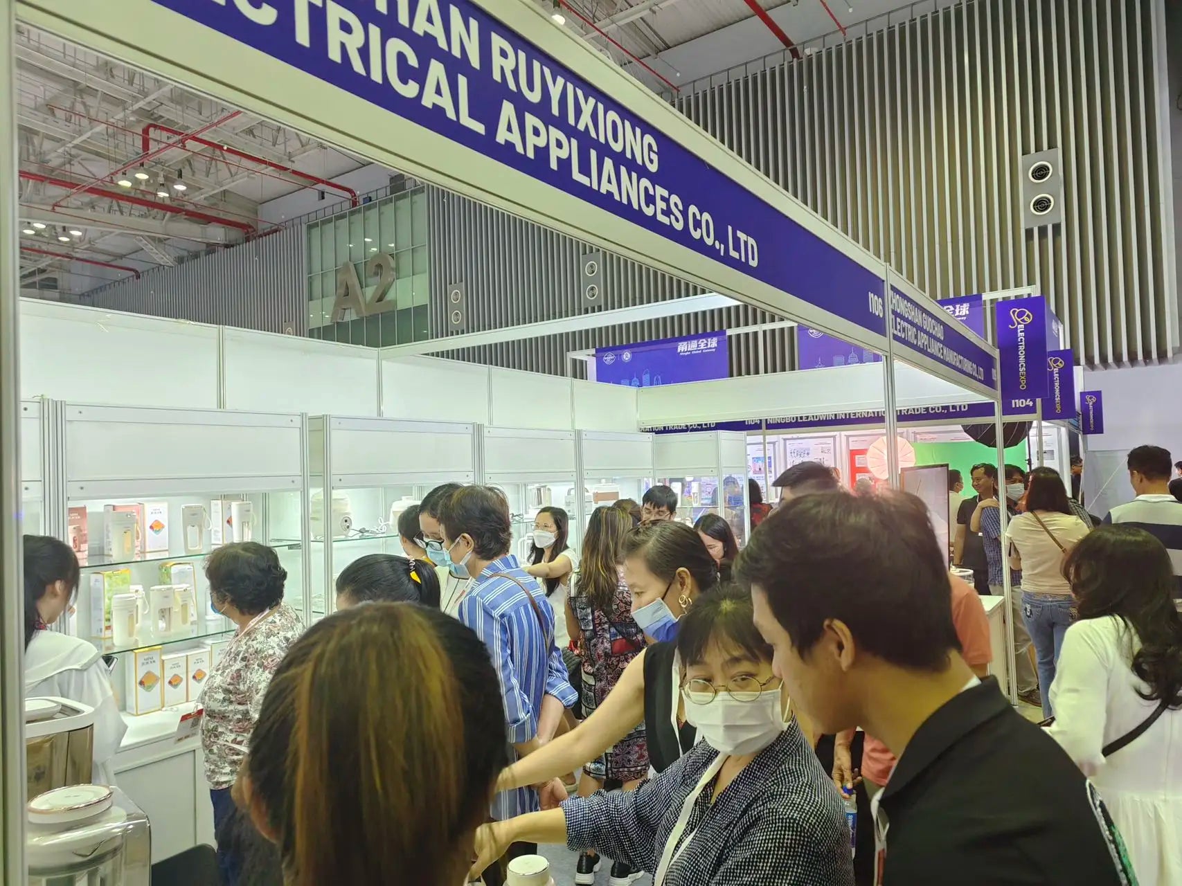 LM-300 Men Cordless Hair Clipper Barber Professional Electric Cutting Machine Beard Shaving Hair Trimmer Styling Kit