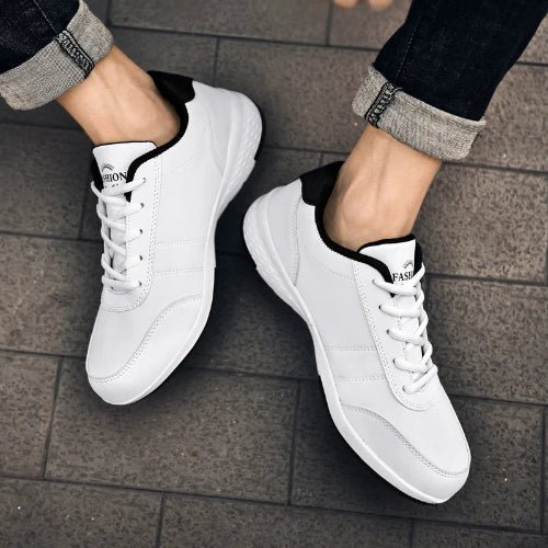 Julian's Menswear Men's Lightweight Waterproof Sneakers - Performance and Style in Every Step